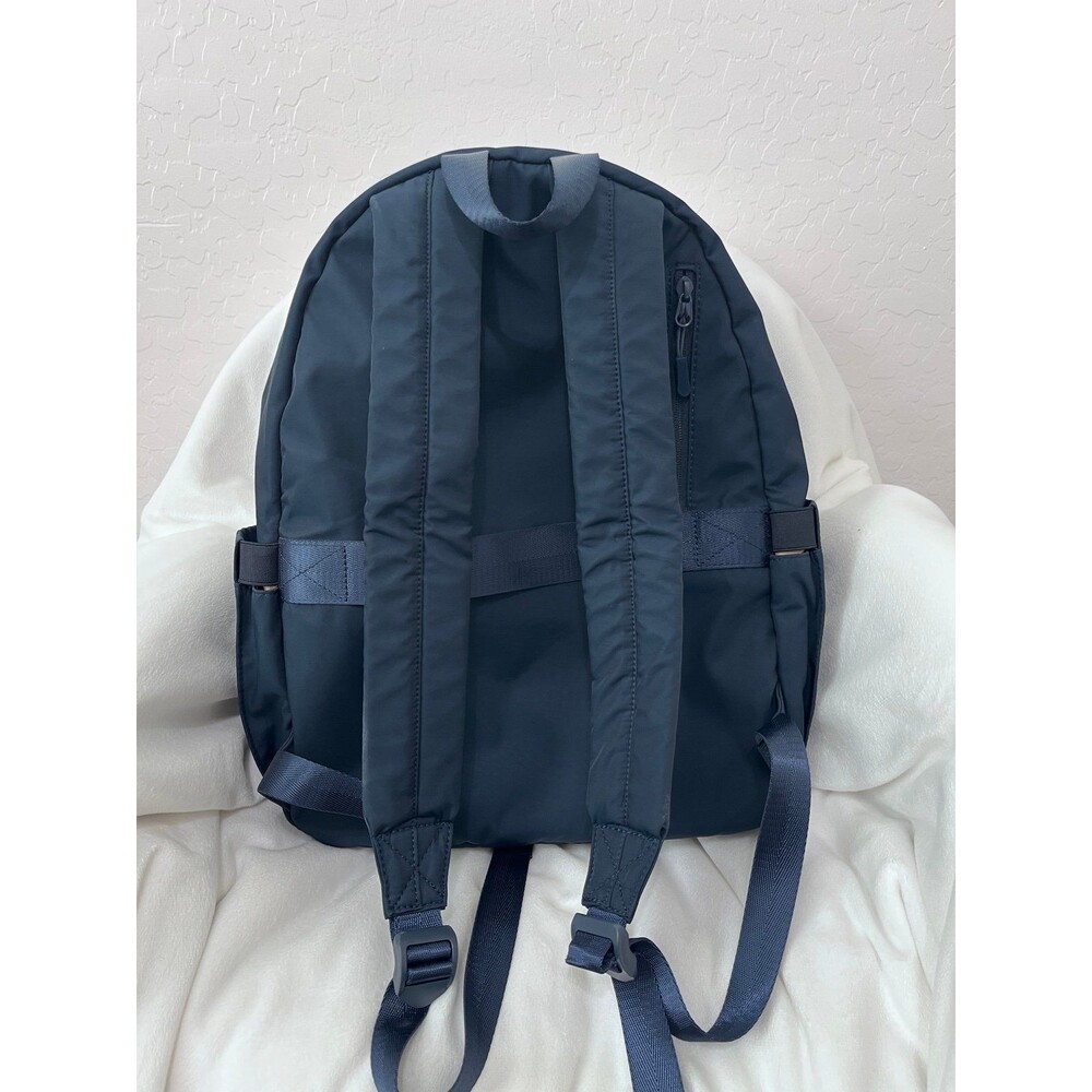 Sucipi Navy Quilted Tennis & Pickleball Backpack Bag — Excellent Condition - Picture 2 of 4